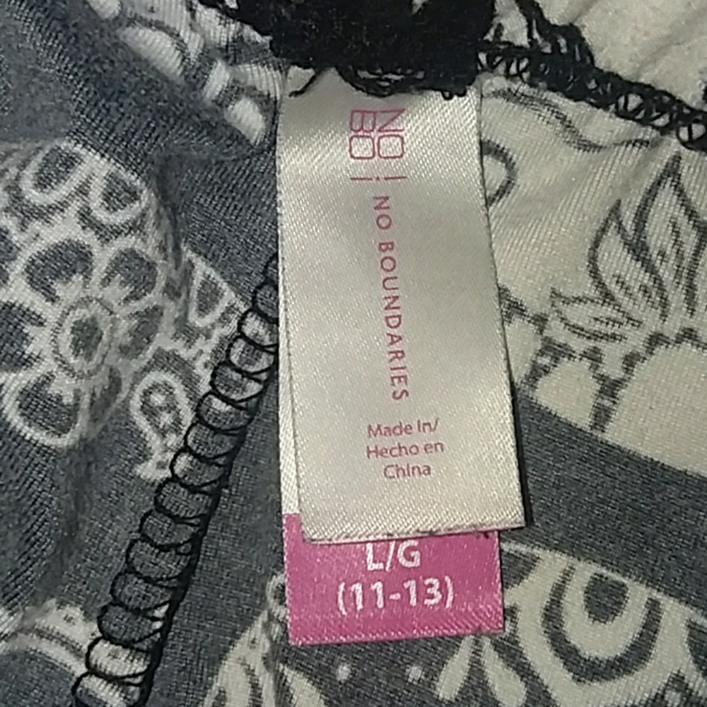 SOLD!!! ☠Sugar Skull Capris☠ - Picture 3 of 3